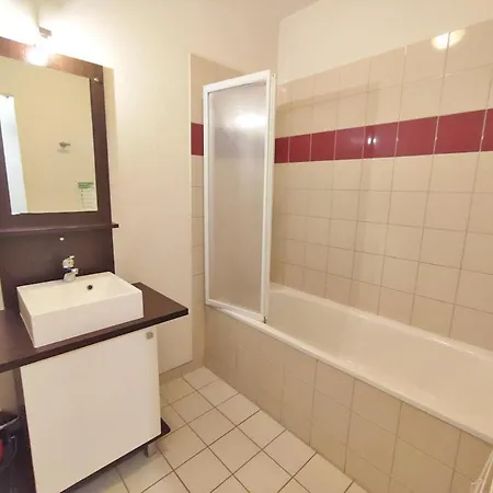 Le Marmotton, T2, Centre Luchon, Wifi, Casier A Skis, Ascenseur, 5 Personnes * Bagneres-de-Luchon