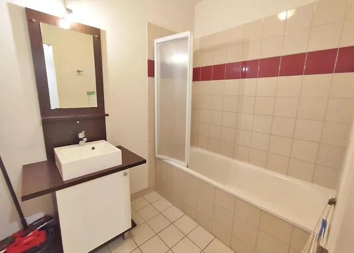 Le Marmotton, T2, Centre Luchon, Wifi, Casier A Skis, Ascenseur, 5 Personnes * Bagnères-de-Luchon